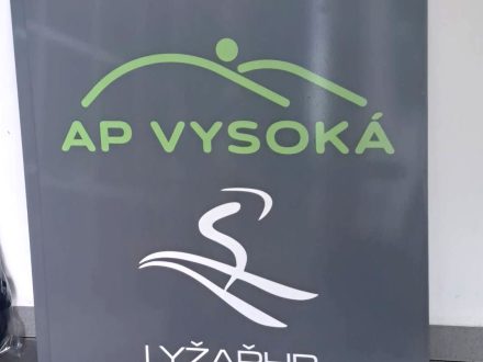 PIXEL reklama - bondová deska s polepem - tištěná samolepka s laminací - AP Vysoká a LyžařHB