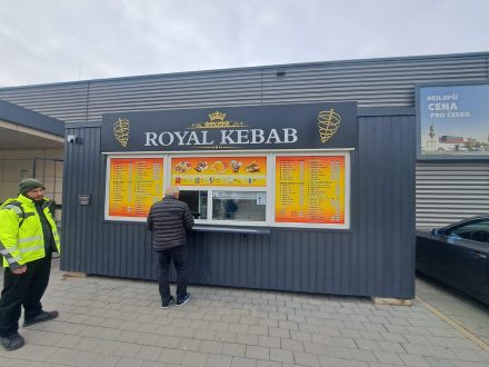 IXEL reklama - polep skleněných ploch - Royal Kebab