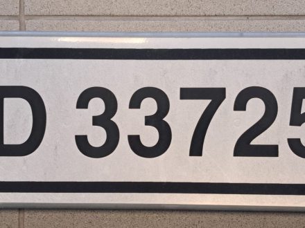 PIXEL reklama - plechová cedule se systémem Bandimex - polep řezané samolepky